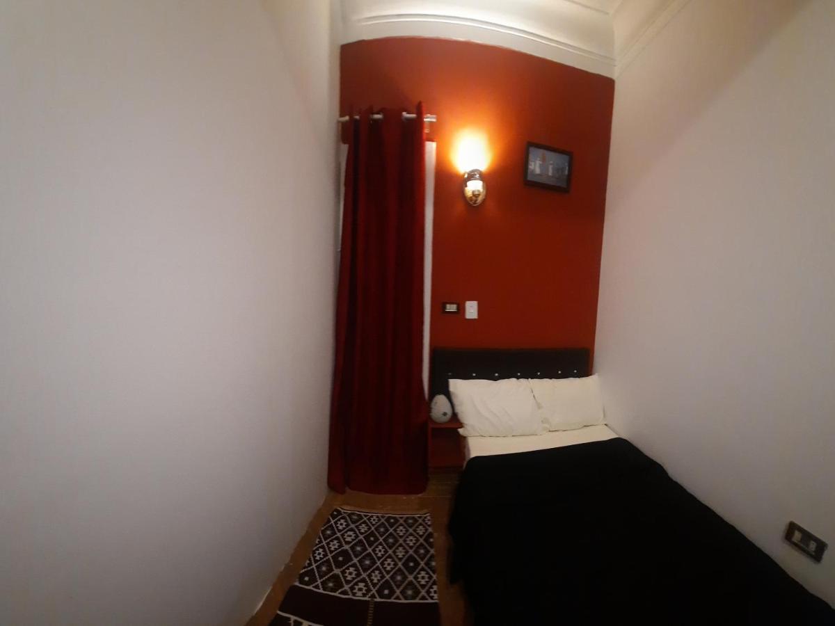 Happy Life Hostel Kairo Bagian luar foto