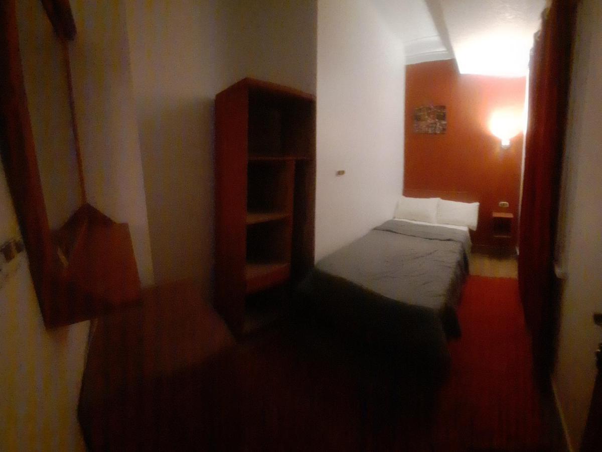 Happy Life Hostel Kairo Bagian luar foto